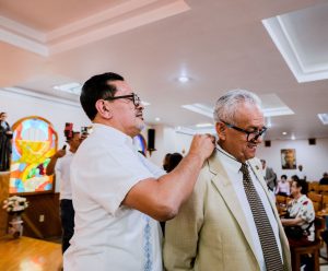 El provincial de Maristas México Central durante la ceremonia de laicos