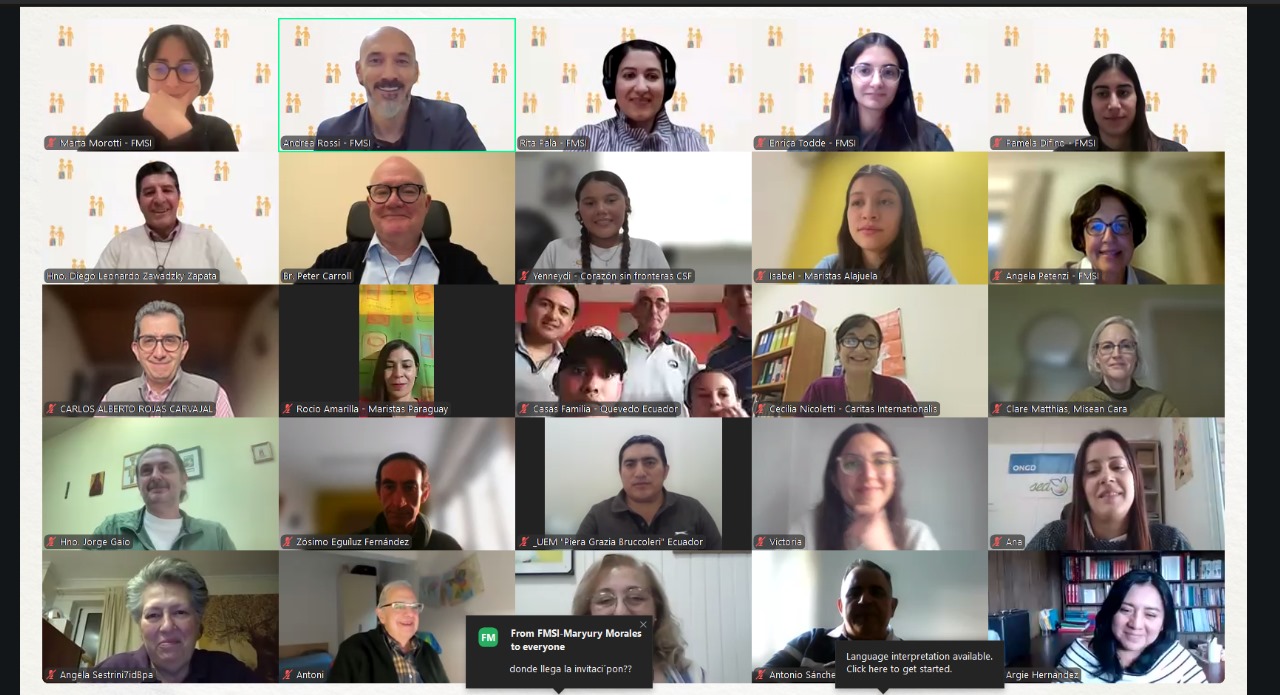 evento Marista Mi Voz Mi Derecho con fotos de niños de diversos países por el Día Mundial de la Infancia.